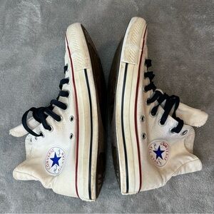 Converse All Star Chuck Taylor Men’s 7 Women’s 9 High Top Sneakers Color White